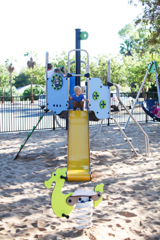 Dampier At Play | Proludic image 2-2015072714379611147548 | ODS